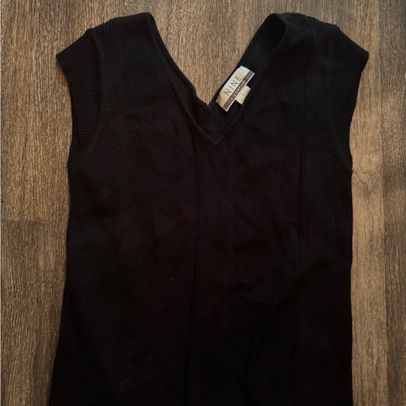 Nine & Co. Tops - Nine & Co. 100% Cotton Black Sleeveless V-Neck Blouse Size Large